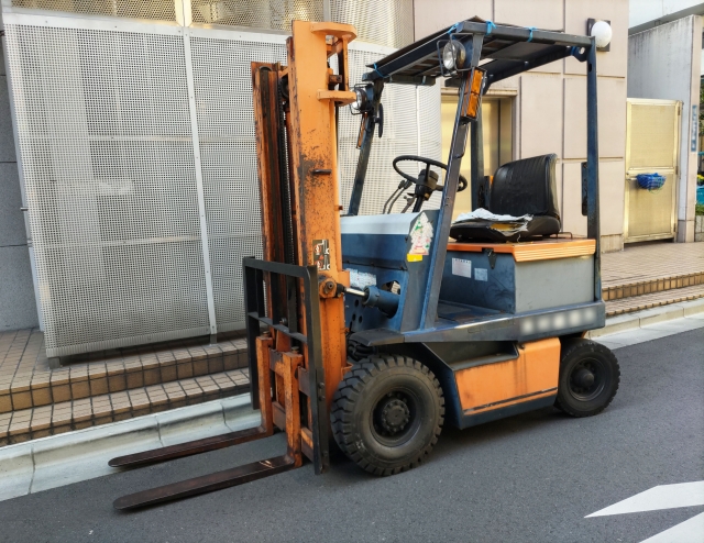 【時給1,550円】フォークリフト運転・ピッキング作業